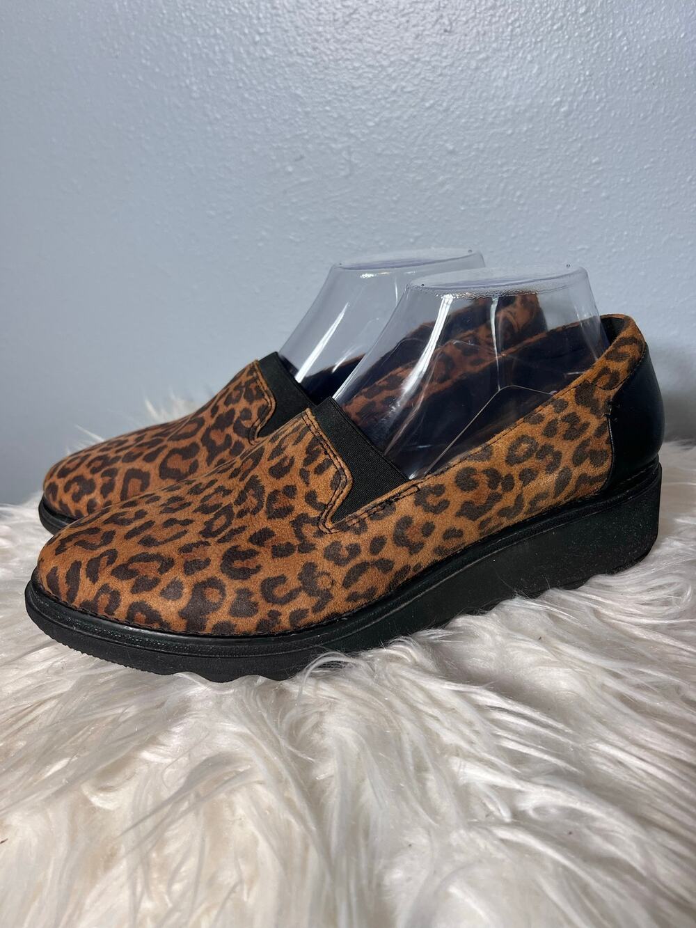 Clark’s Women’s Size 8.5 Leopard Shoe Cushion Orthotic Slip On Loafer Comfort